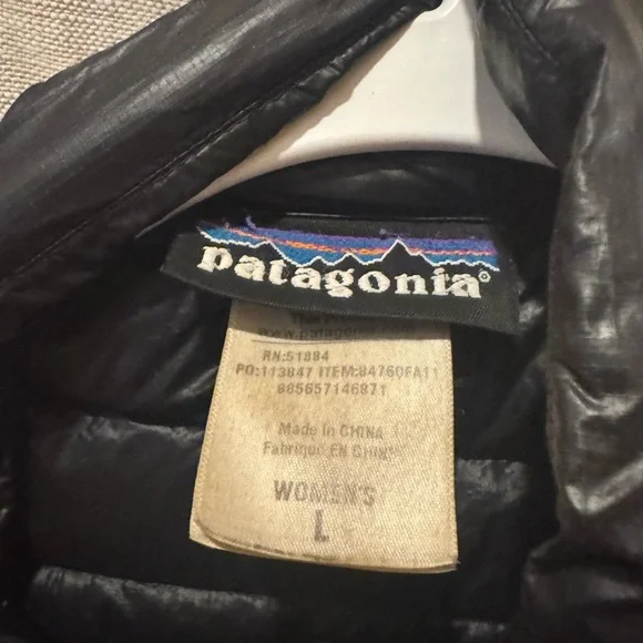 Patagonia Ultralight Down Jacket Women’s Large Black 800 Fill Puffer Patched - Picture 6 of 6